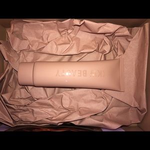 KKW BEAUTY BODY FOUNDATION LIGHT